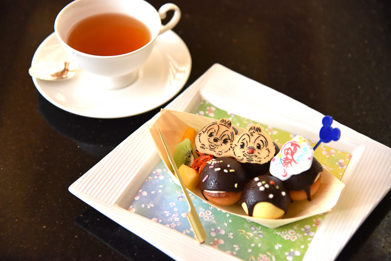 「“ディズニー夏祭り”ケーキセット」（1450円）