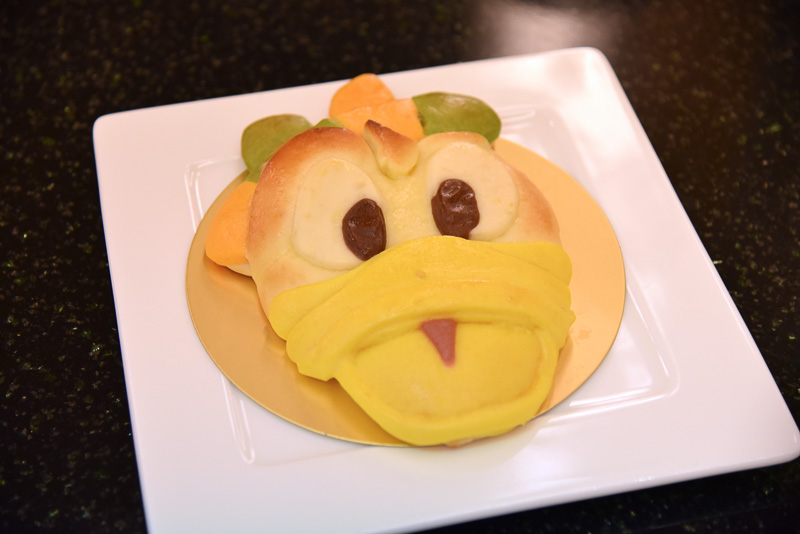 「“ディズニー夏祭り”スペシャルブレッド」（670円）