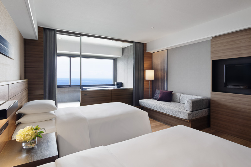 南紀白浜マリオットホテルの「温泉ビューバス付き プレミアルーム」（画像提供：森トラスト・ホテルズ＆リゾーツ）