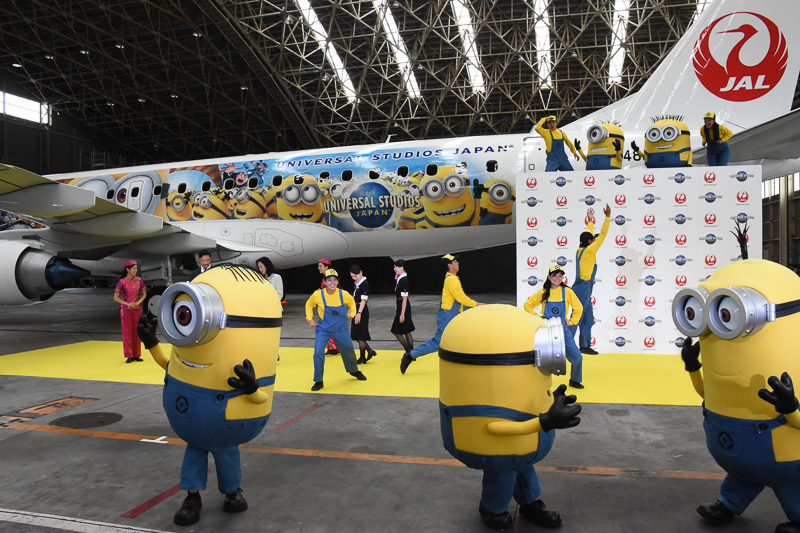 これからフォトセッション、というところでミニオンが乱入！