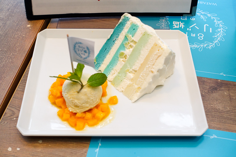 もちもちの食感だというトロピカルケーキ ハワイウェーブ