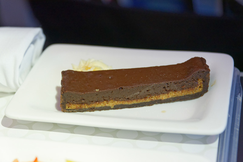 デザートは塩チョコレートのドゥルセ・デ・レチェ・タルト