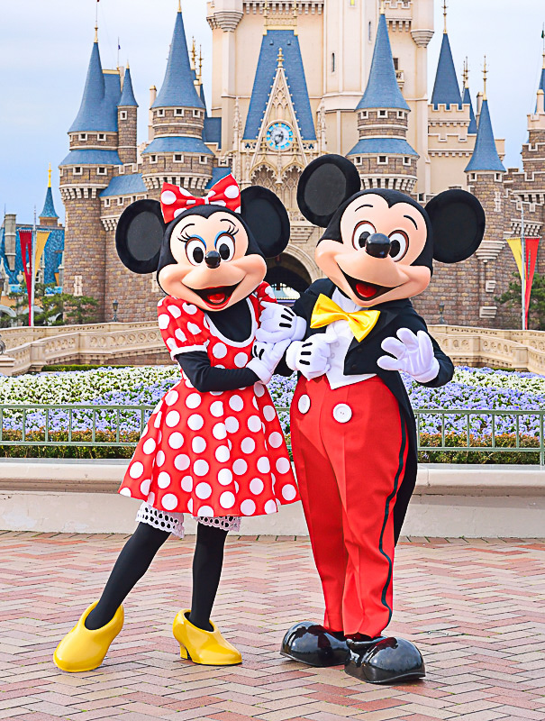 特別イベントの仮装条件はスタンダードコスチューム姿のミッキーマウスとミニーマウス