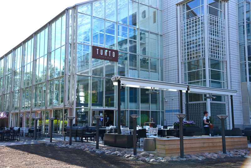 ボートのベンチの名から付けられたレストラン「TUHTO」。レストラン内には大きなボートをデコレーション<BR/>（C）Moomin Characters<sup>TM</sup>