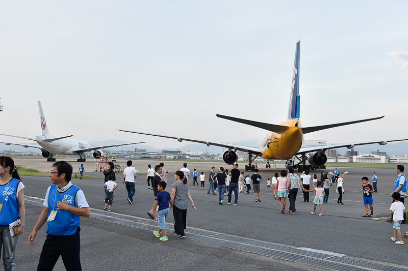 航空機の見学ポイントへ移動