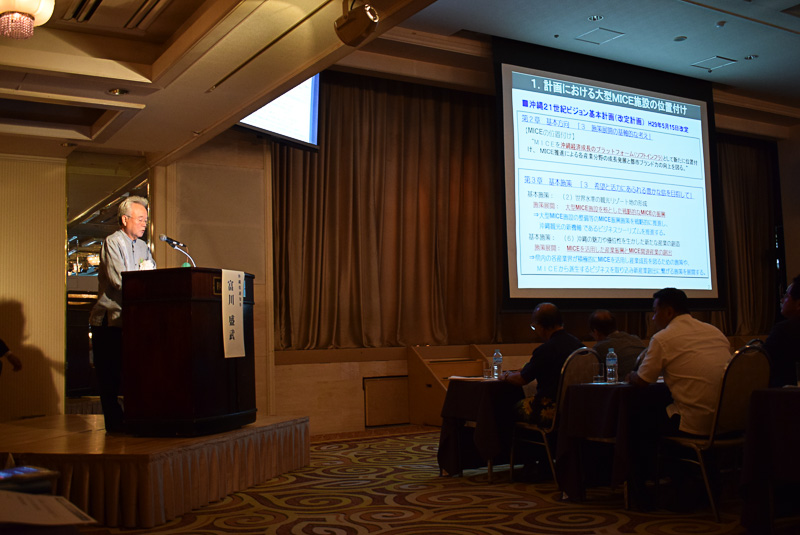 沖縄県副知事 富川盛武氏