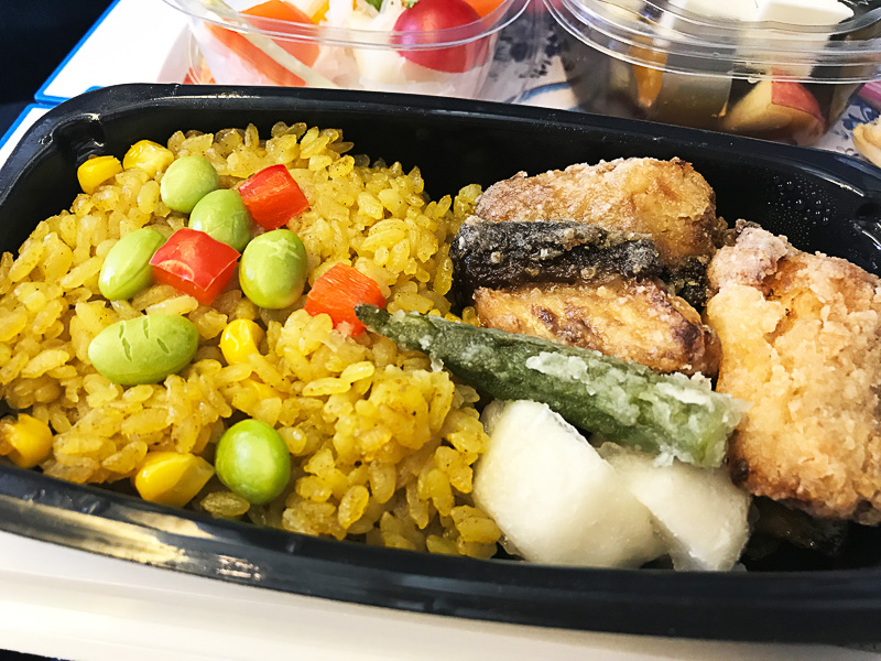 エコノミークラスとは思えないクオリティでした。特に揚げ物