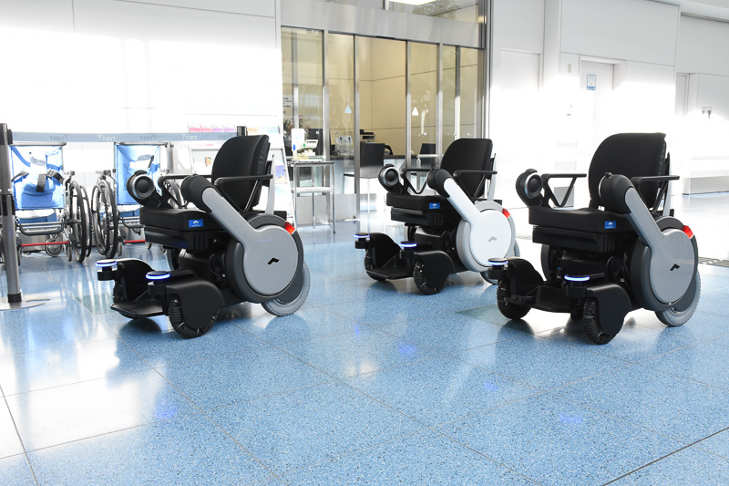 ロボット電動車椅子「WHILL NEXT」