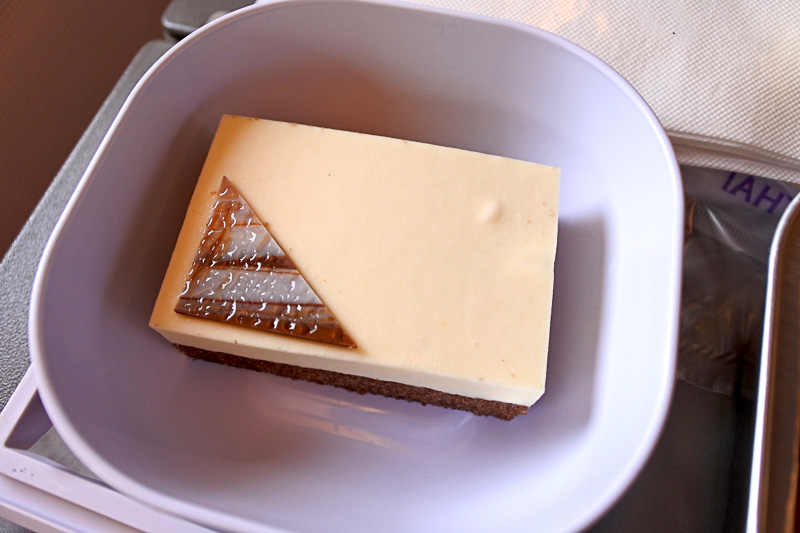 デザートの「栗のケーキ」