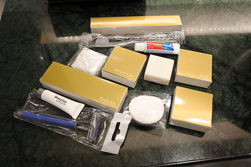 シャンプーやコンディショナーなどはアメニティ用のボックスに一式用意されている
