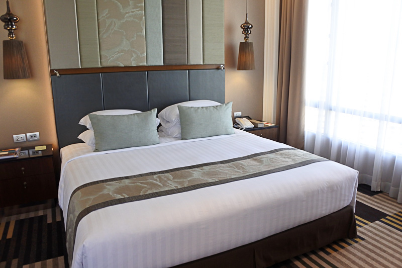 「プレミアム・コーナー」は２箇所の窓からの採光で明るい雰囲気