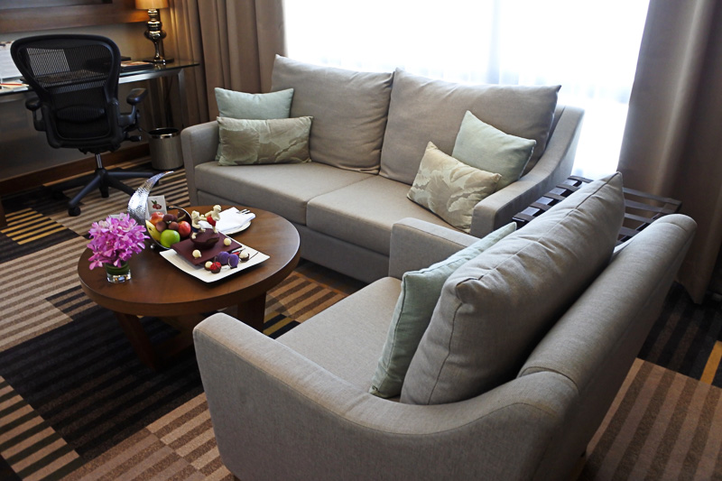 「プレミアム・コーナー」は２箇所の窓からの採光で明るい雰囲気