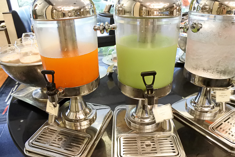 ドリンクやフルーツもフレッシュな顔ぶれ