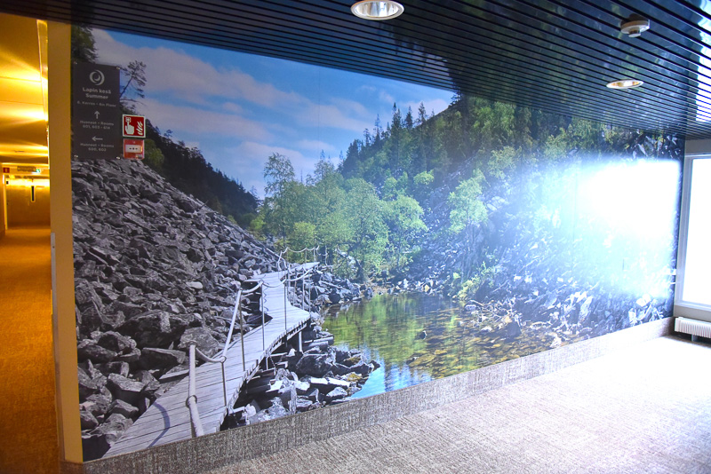 エレベータを降りると各階のテーマごとの写真が迎えてくれる