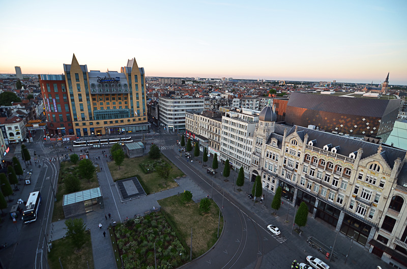 駅や泊まったホテルを俯瞰すると気分は最高！ の図