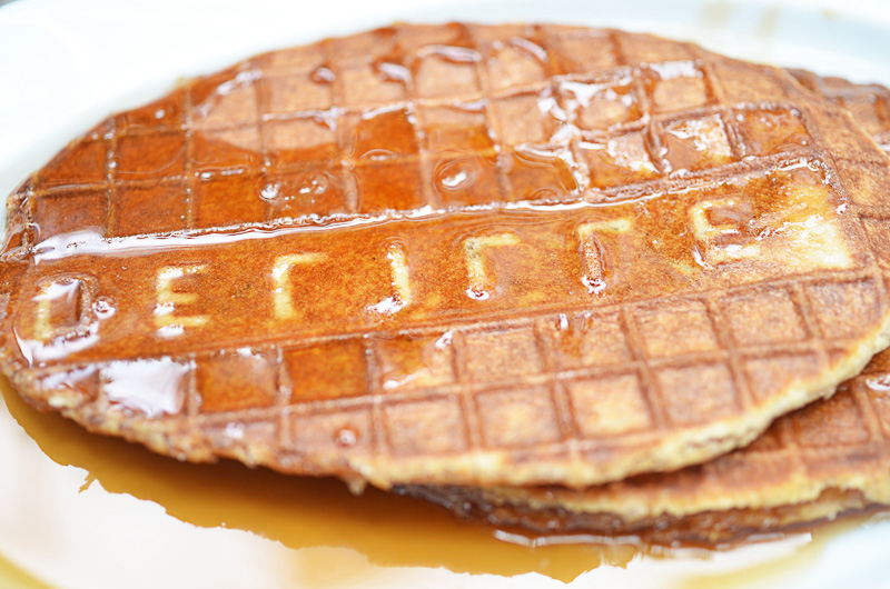 こちらはLacquemant（ラクモン）と呼ばれるまたまた別のワッフル。シロップたっぷりですがぺろりと食べられます