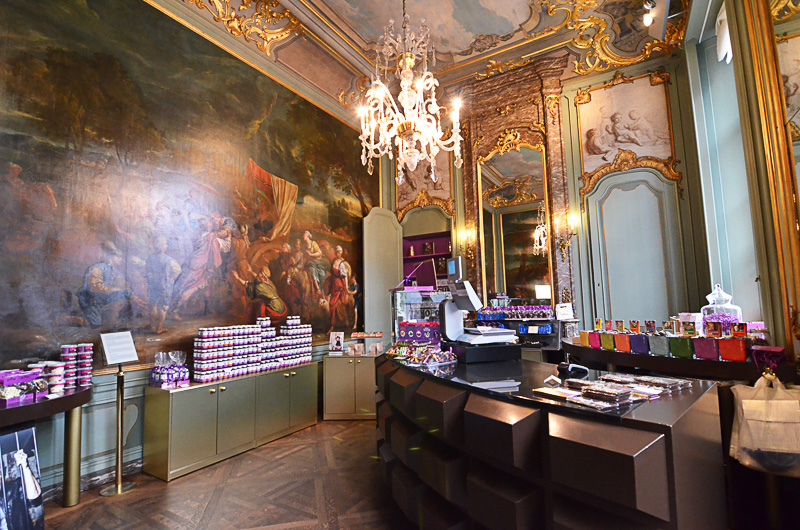 名店「チョコレート・ライン」。美術館みたい