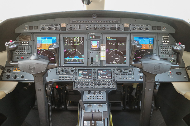 セスナ 525C型機のコクピット