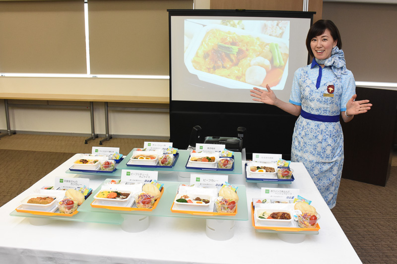 ANAは8月6日まで投票を受け付けた「機内食総選挙2017」の結果を発表。12月から国際線エコノミークラスで提供するメニューが決定した