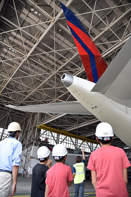 格納庫で使用されるGPUと、APUを使った際の違いを比較をしながら解説が進む