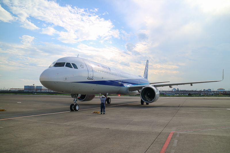 羽田空港に到着したエアバス A321neo型機は202番スポットへ