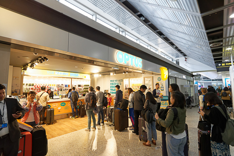メルボルン空港国際線ターミナルの到着階にあるOptusでSIMカードを買える