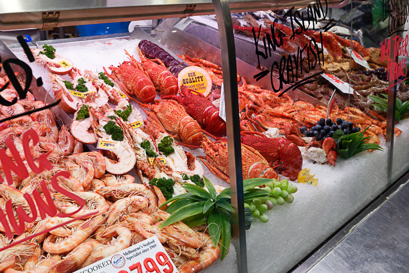 肉や魚介類も豊富。ただ、値段は東京と同じ程度かやや高め