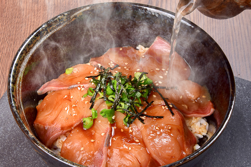 豊後水道 寒ブリ漬け丼（熱めし丼）（大分県・豊後水道かまえ直送活き粋船団）