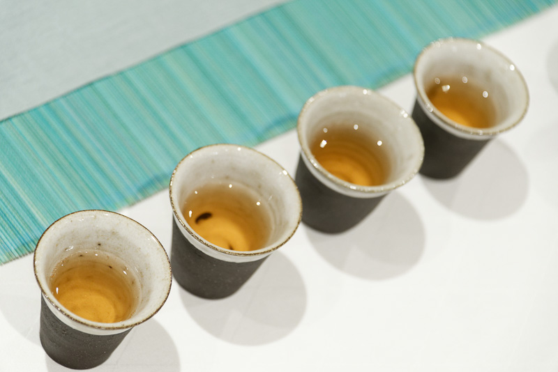 まるで紅茶のような風味の「東方美人（Oriental Beauty）」という名前の烏龍茶。特定の虫（小緑葉蝉）に食べられ、特殊な反応を起こした茶葉を使っているとのこと