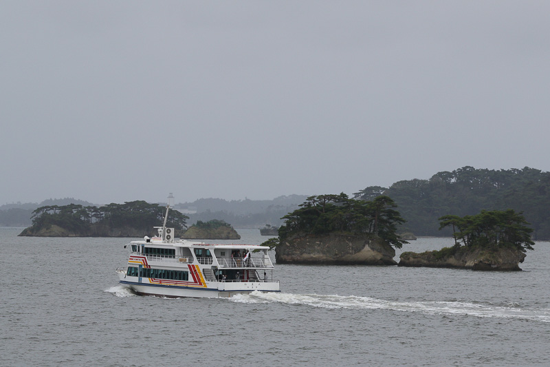 松島湾からは数々の島を巡ることができる観光船が運航している