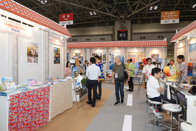 沖縄ブース内は細かいエリアで紹介するブースが並ぶ