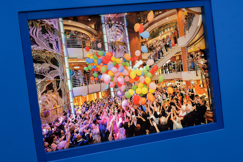 エンタテイメントや船内施設なども紹介されている