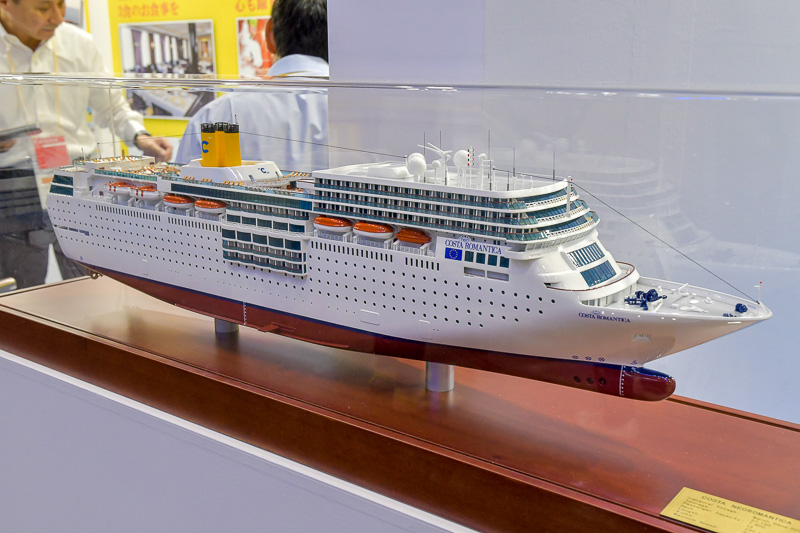 インテリアなど1ランク上のエレガントな雰囲気になっている「コスタ ネオロマンチカ」