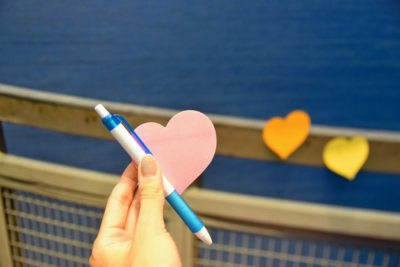 ブースのバックには、キャンペーンのテーマである「やりたかったんだな、これっ。」にちなんで夢を貼ることのできるスペースが