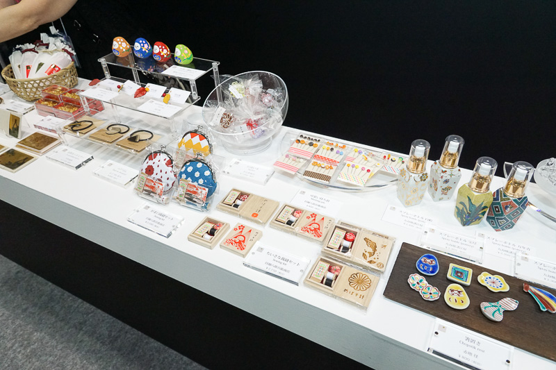 金沢市が銀座1丁目に構えるショップ「銀座の金沢」にて販売されている小物