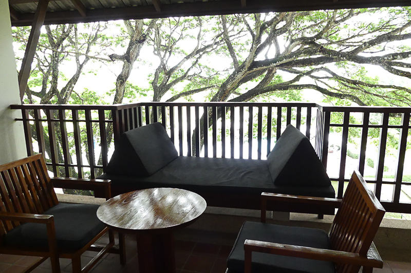 快適バルコニー。この三角クッションが快適なのです