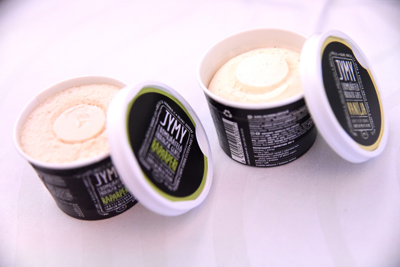 「フィンランドのオーガニックアイスクリーム JYMY バニラまたはルパーブ」