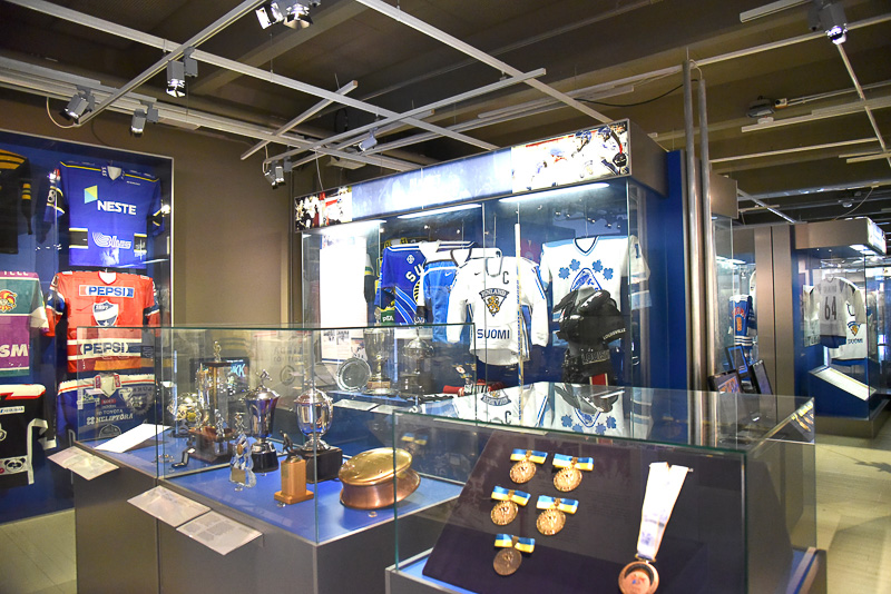 「フィンランド・ホッケー・ホール・オブ・フェイム」は実際の映像やトロフィーなどを展示して、その魅力を紹介
