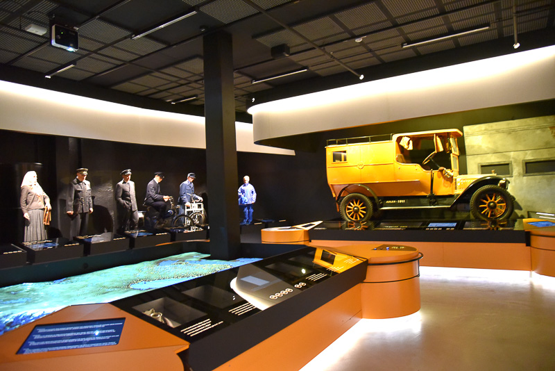 「郵便博物館」は、歴代のポストマンの制服やフォトスポットがあった