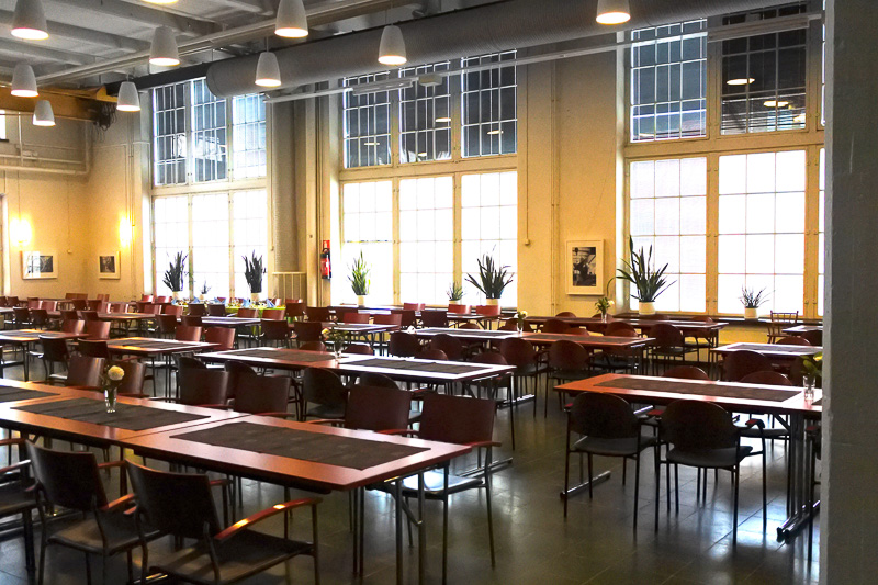 「ミュージアムレストラン・バルッシ」。パーティ用に飾り付けされたテーブルもあった