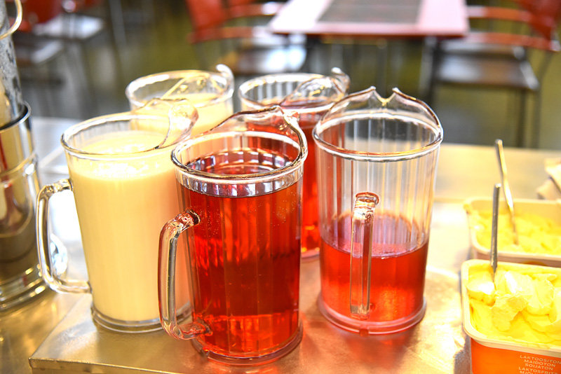 ベリージュースやサワーミルクを用意。デザートのパンナコッタの美味しさは抜群だった