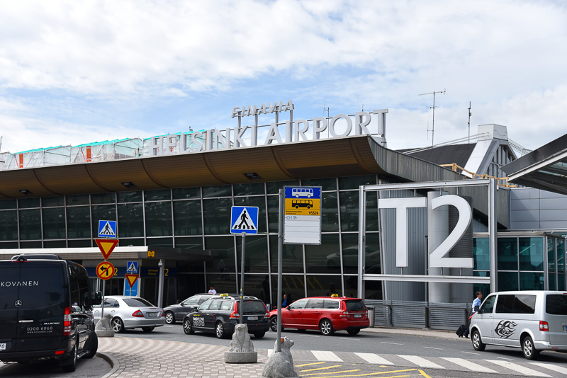 ヘルシンキ・ヴァンター国際空港のターミナル2に到着
