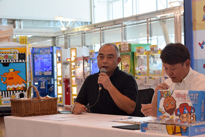 株式会社ナンポー 商品開発室長 本村敏之氏（左）