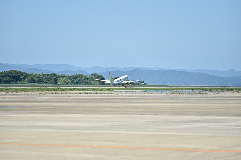 12時36分、32滑走路から羽田空港へ向けて離陸