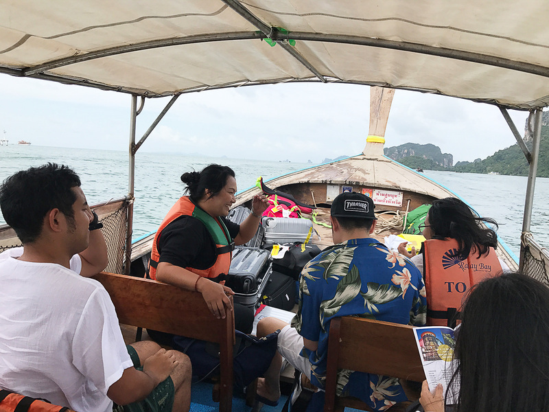 ロングテールボートはタイの水上タクシー