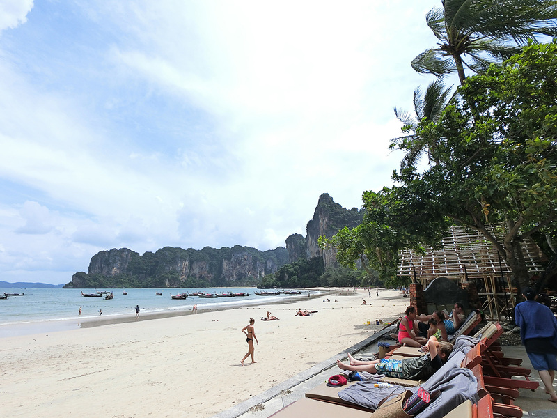 この「ライレイ ウェスト ビーチ」はクラビでも人気のあるビーチの一つ