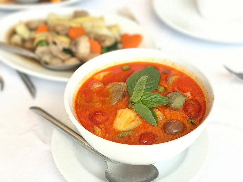 レストランの食事も美味しい＆もちろん辛い