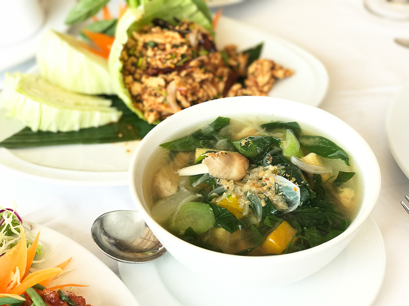 レストランの食事も美味しい＆もちろん辛い