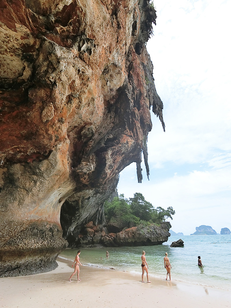 プラナンビーチにあるプラナン洞窟