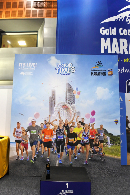 ゴールの瞬間をイメージしたポーズで撮れるフォトスポットには常にランナーがいる状態だった